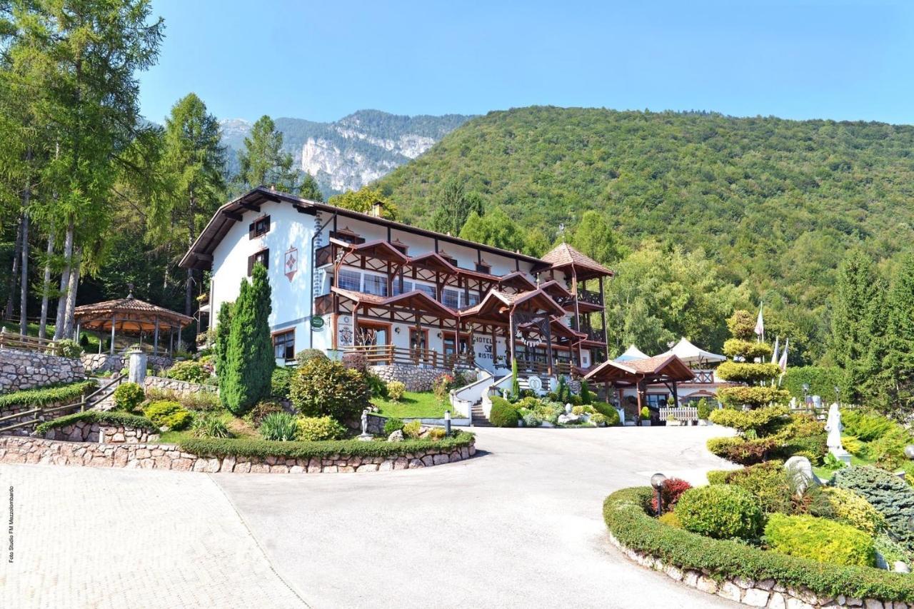Hotel Ristorante Scoiattolo Sporminore Exterior foto